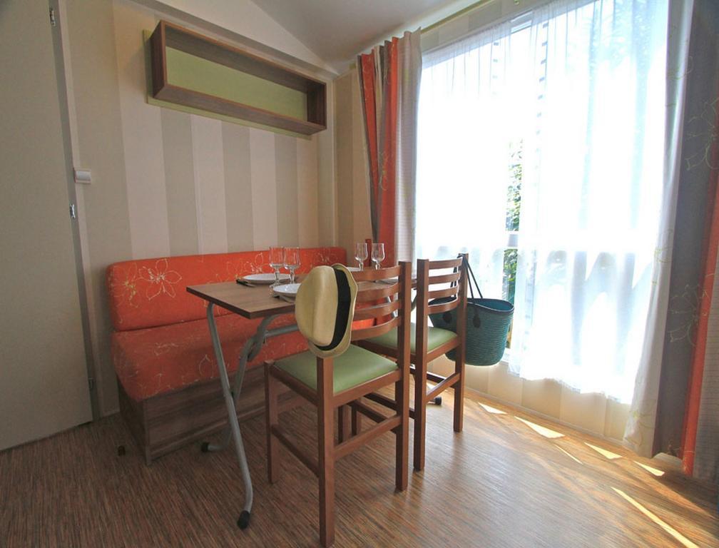 Camping Les Sables Blancs Concarneau Room photo